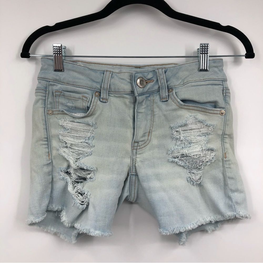 American Eagle Womens Next Level Stretch Light Wash Midi Shorts Destructed‎ 2